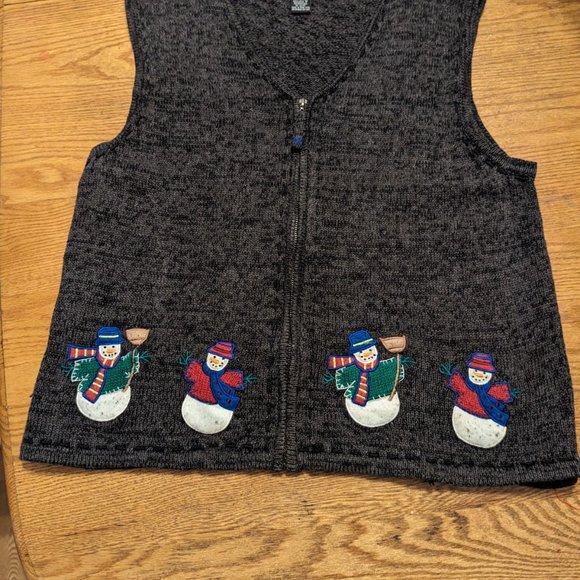 Vest gray zipper size large with snowmen - Picture 5 of 6